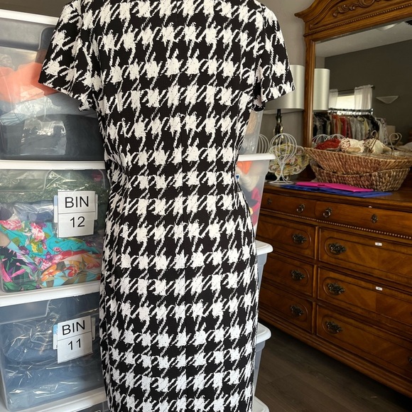 Houndstooth Dress - Picture 3 of 6